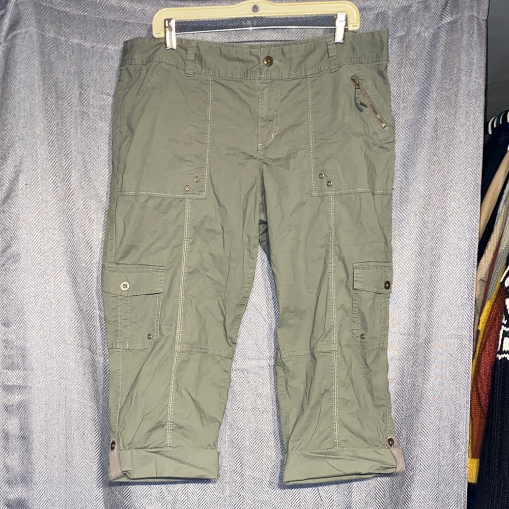 Apt. 9 Olive Green Cargo Capris